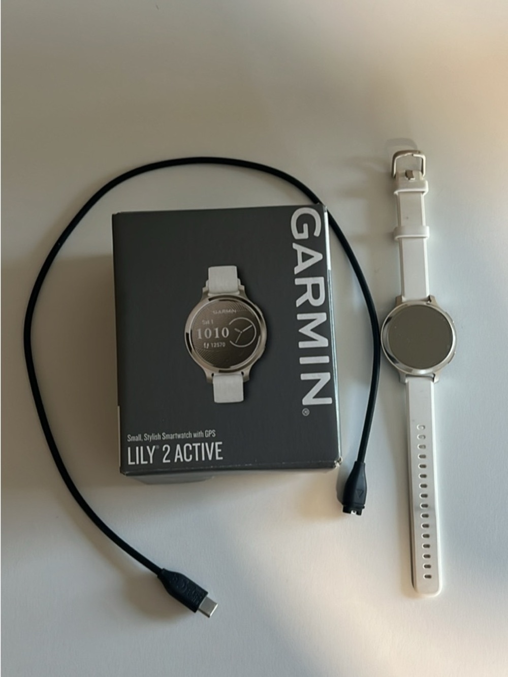 garmin Lily 2 Active White Smartwatch with Charger